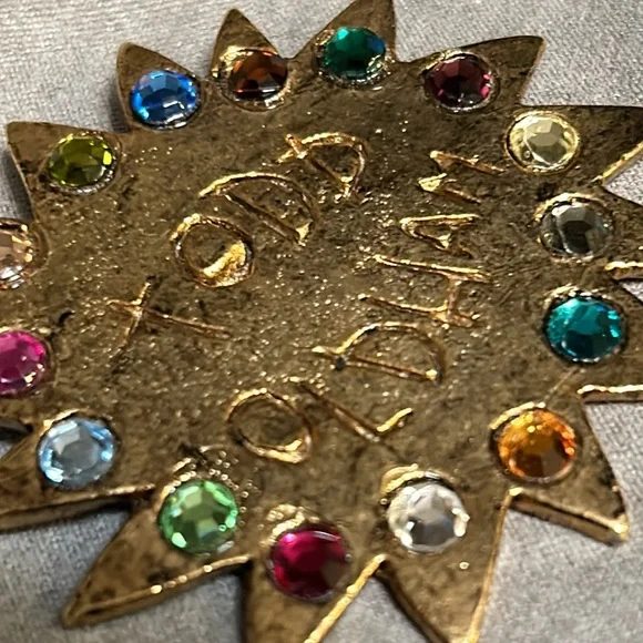 Vintage Todd Oldham gold rhinestone brooch - Picture 8 of 8